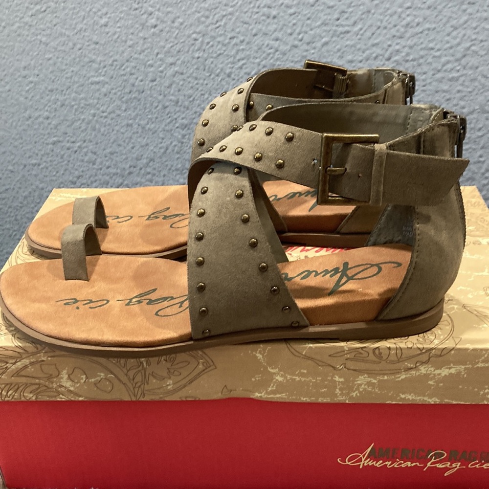 American Rag Sandals Olive - Picture 2 of 6